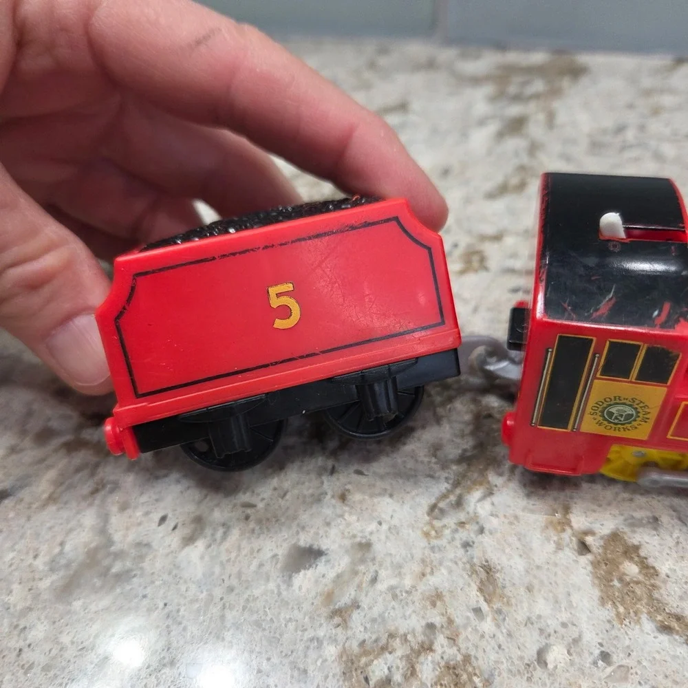 Fisher Price TrackMaster Victor‎ Working Motorized Engine Sodor Steam Red 5